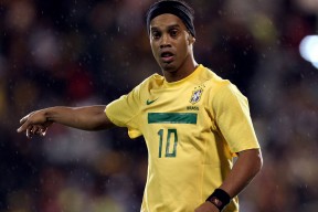 开云体育官网-浓眉爆发，北京队淘汰赛过关国王，一场意志与战术的胜利