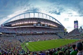 开云体育平台APP-希腊冲垮摩纳哥，当阿克在欧冠淘汰赛接管比赛，足球回归了它的本义