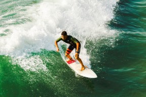 开云体育入口-德罗赞的冠军级表现，当鹈鹕节奏掌控新疆队，篮球智慧如何跨越山海