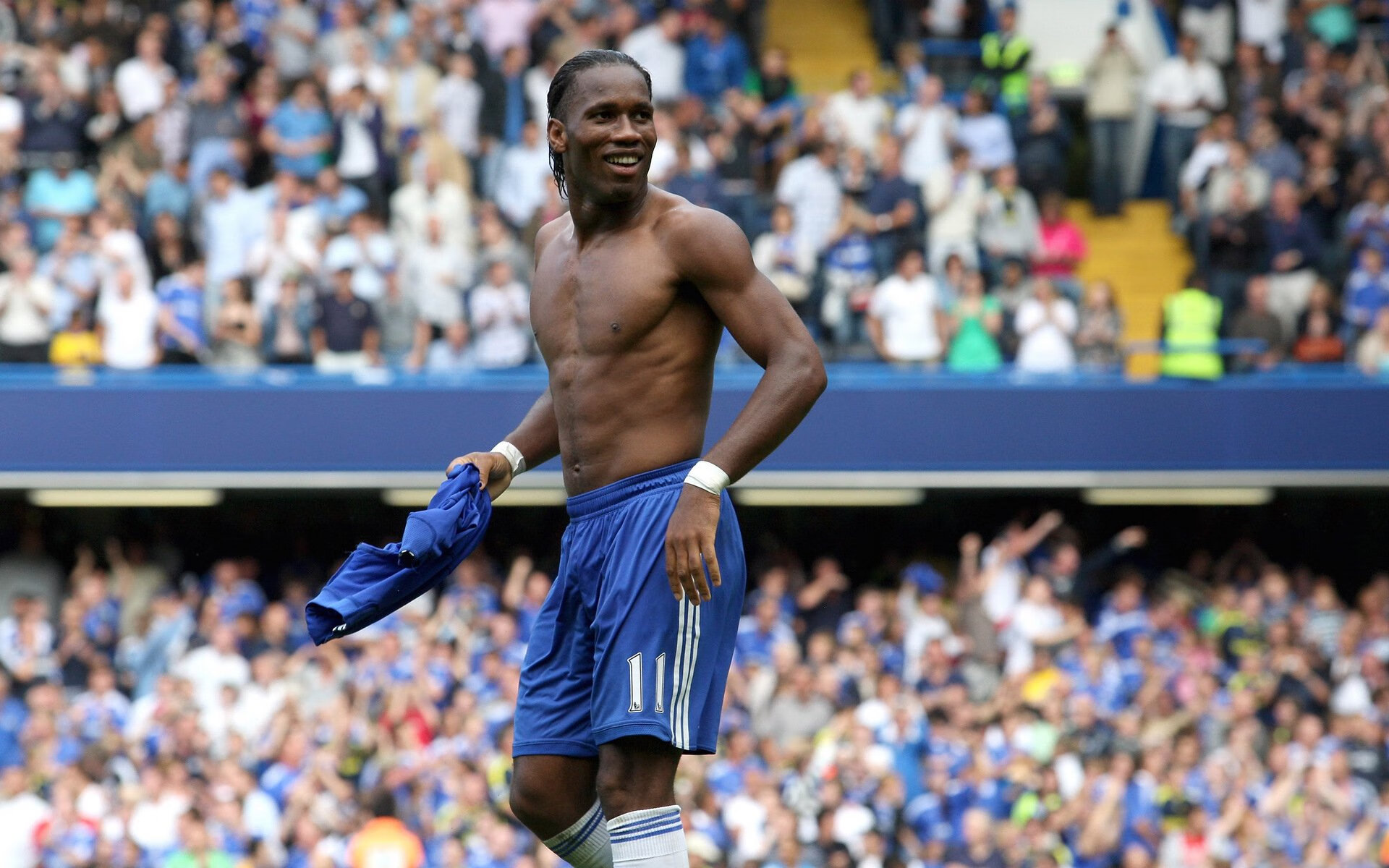 奥纳纳数据全面爆炸，里昂绝杀喀麦隆，当个体荣耀撞上国家伤痕