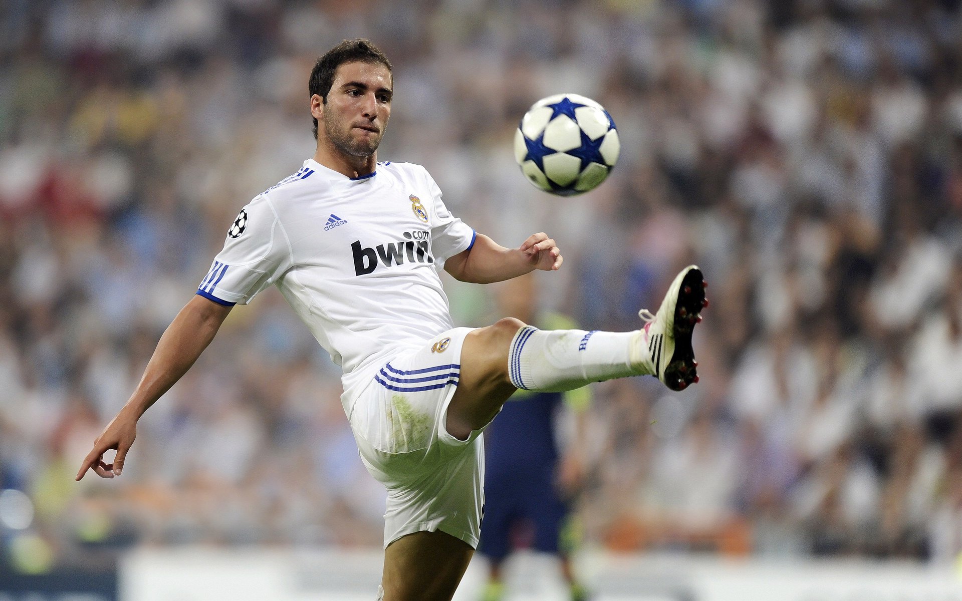 活塞提前终结悬念雄鹿，拉梅洛防守端锁死对手