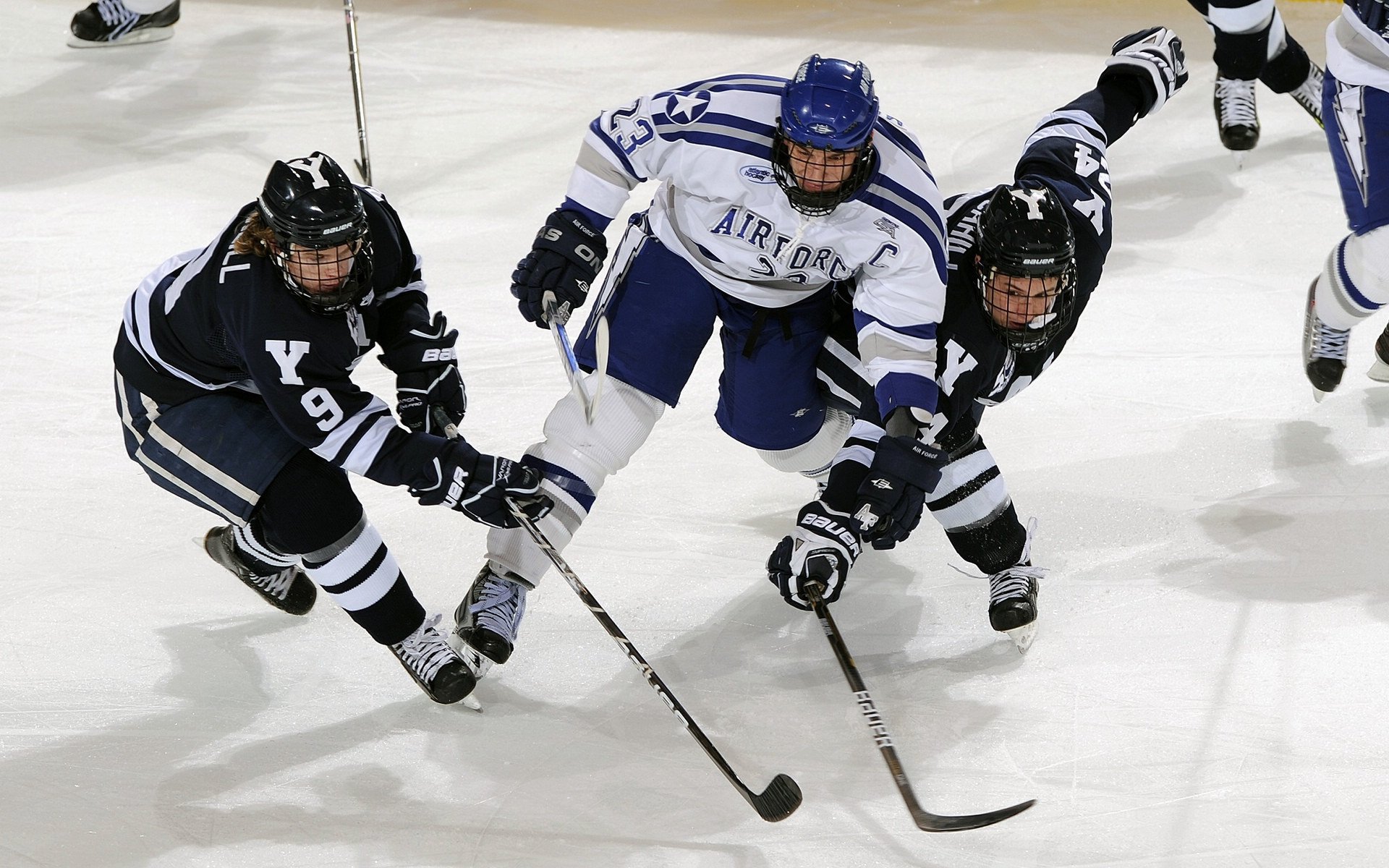 摩纳哥击败曼联，特奥·埃尔南德斯如何成为改写历史的关键先生