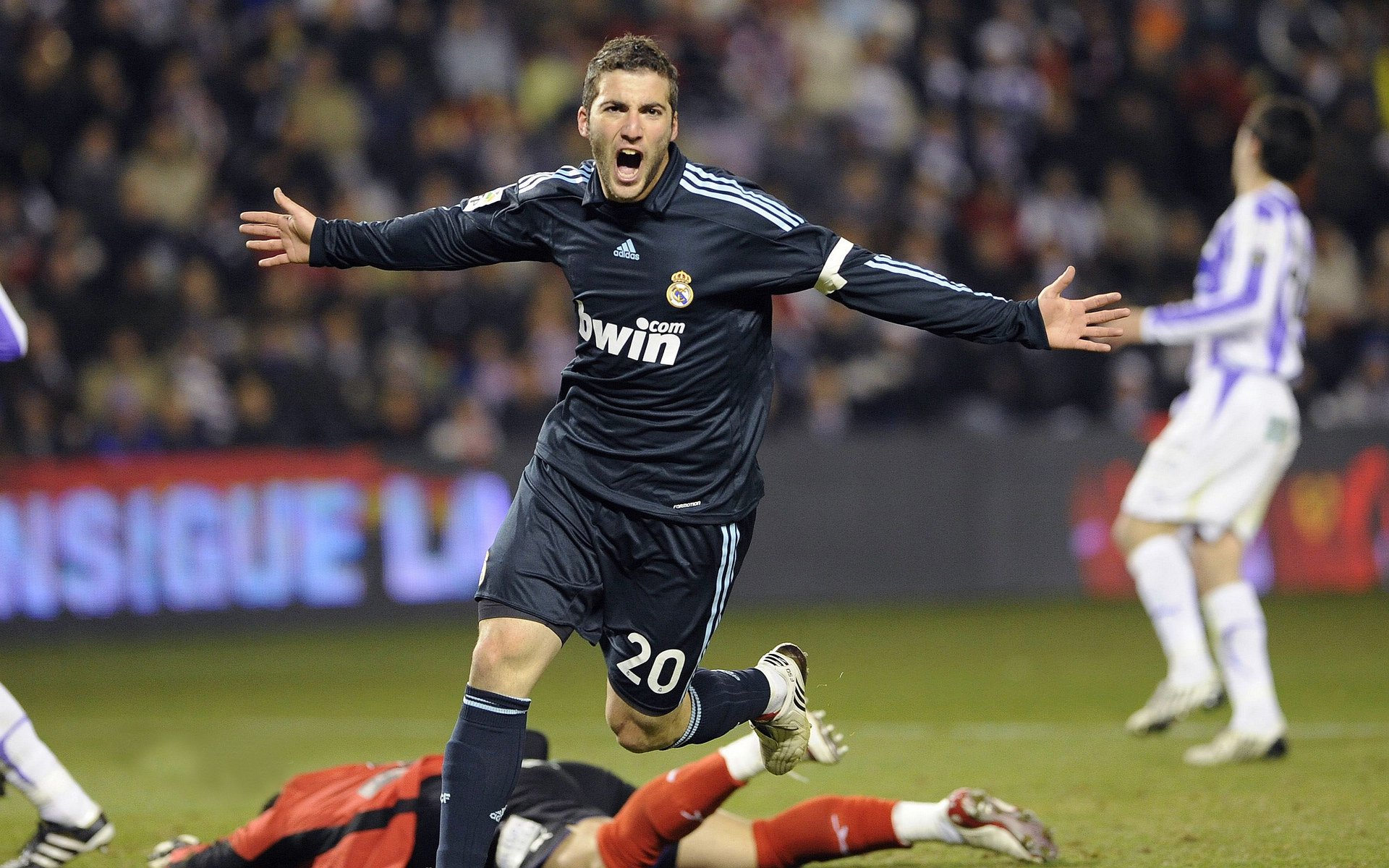 钢铁之躯与樱花意志，当毕尔巴鄂的古老血脉遇上日本的现代足球哲学